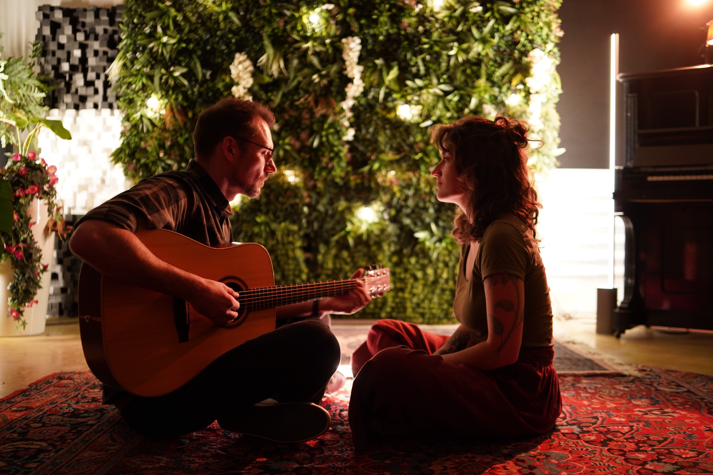 Semira & Phil, akustisch, mit Gitarre